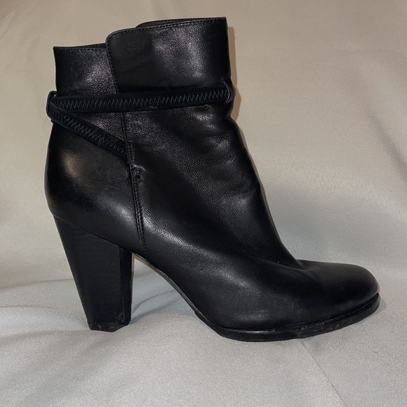 Joie Ankle Bootie Size 39 Size 9 US